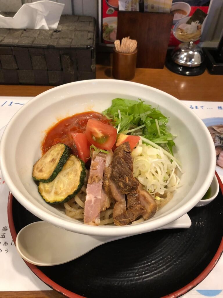 かくれ麺家SAREDO忍ばず