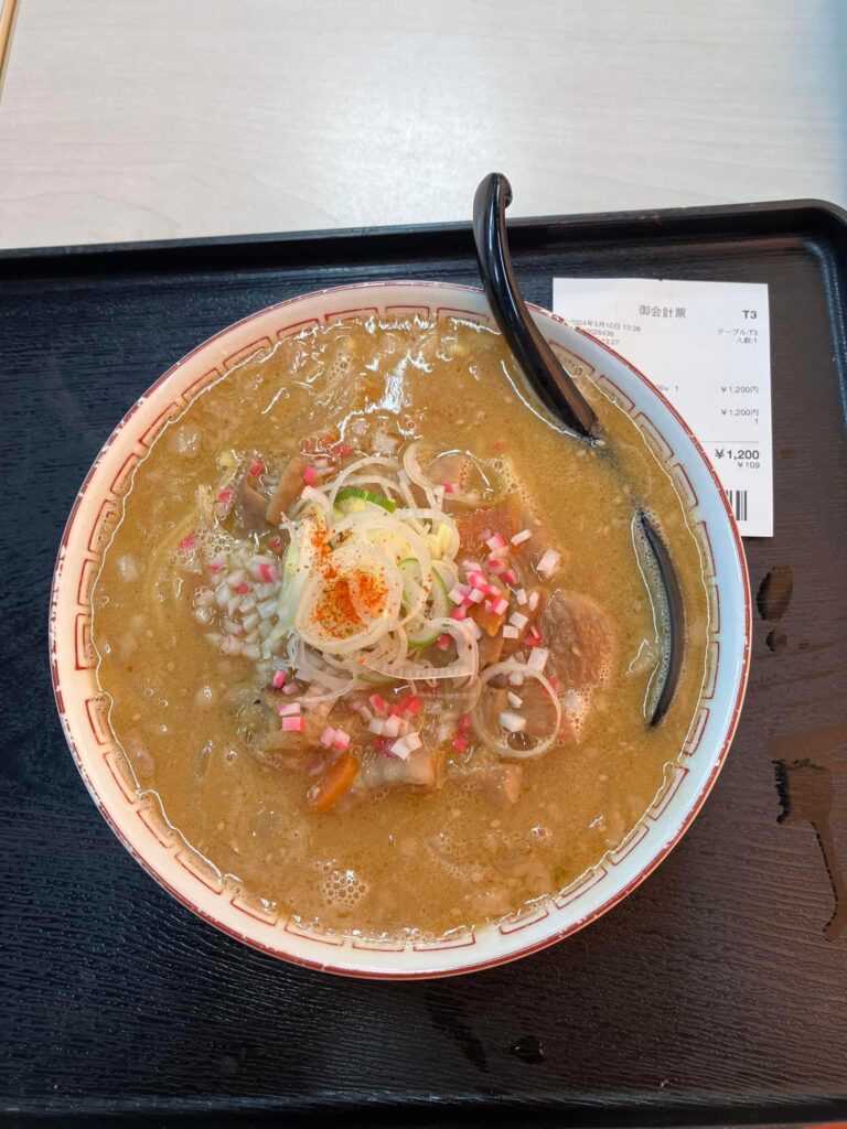 気むずかし家花見小屋のもつ煮ラーメン1,200円