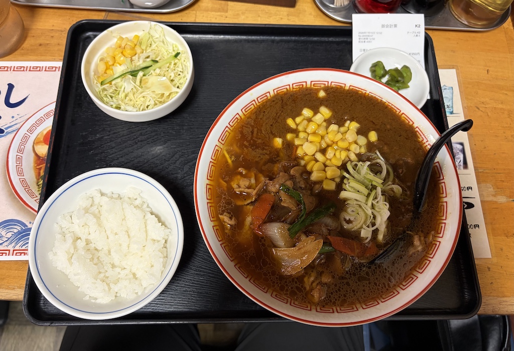 焼き肉カレーラーメン サラダ ミニライス 漬け物